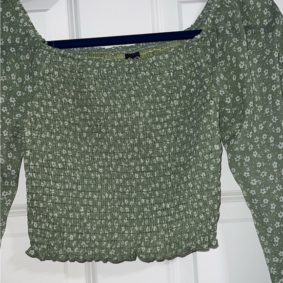Windsor green floral long sleeve top - Picture 2 of 4